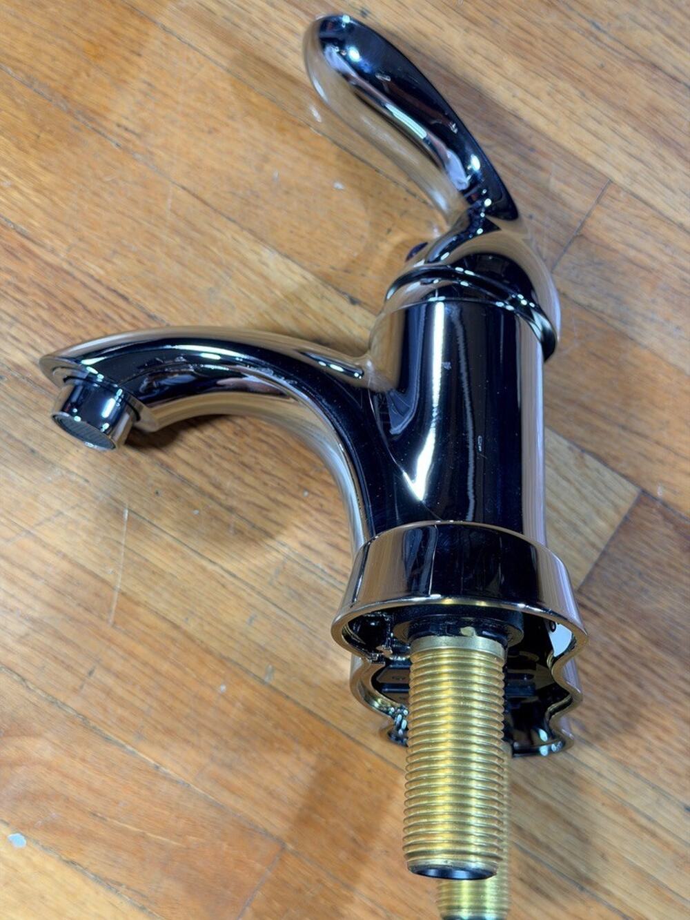 Chrome Single-Handle Bathroom Sink Faucet
